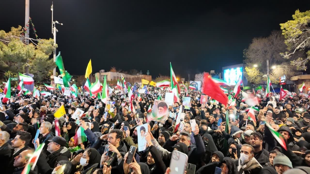 فیلم/ تجمع مردم ولایت مدار اراک در هفتمین شب خروش ولایی