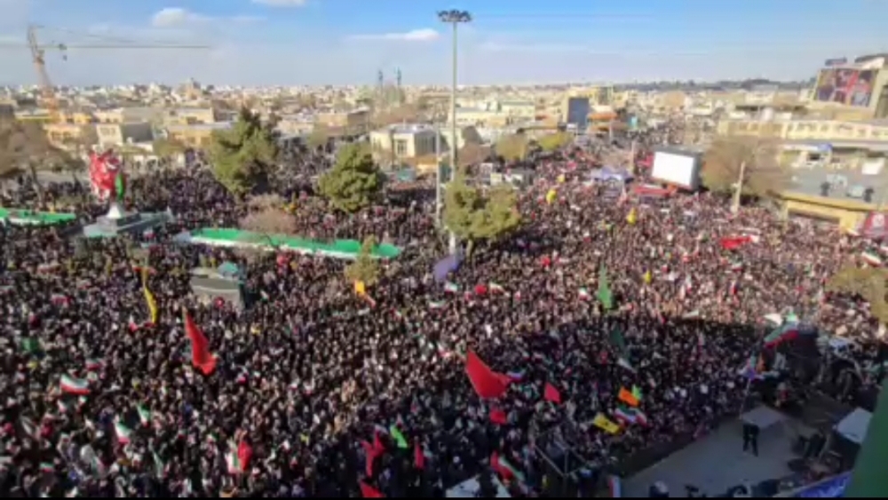 فیلم/ تاریخ‌سازی مردم اراک برای بیعت با ولی امر مسلمین