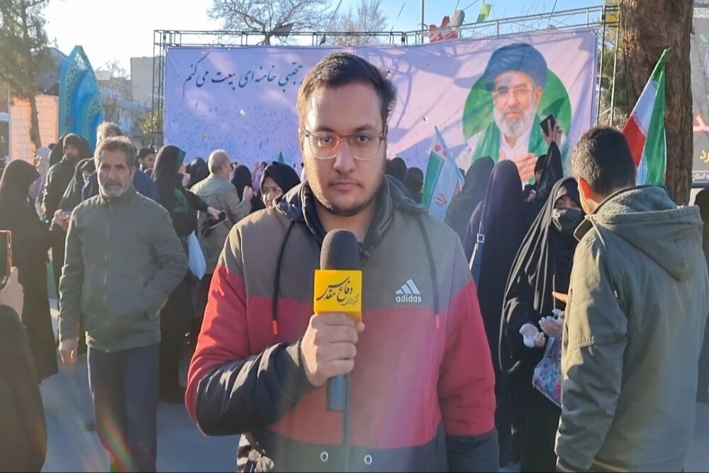 فیلم/ مردم اراک با امام سید مجتبی خامنه‌ای (مدظله العالی) بیعت کردند