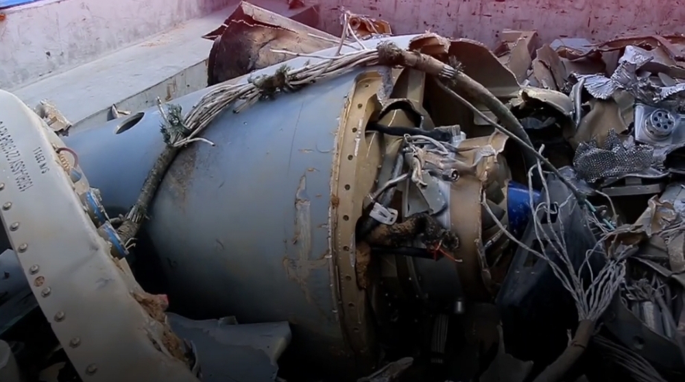 فیلم/ رهگیری و متلاشی کردن یک فروند موشک کروز در آسمان استان مرکزی+ تصویر