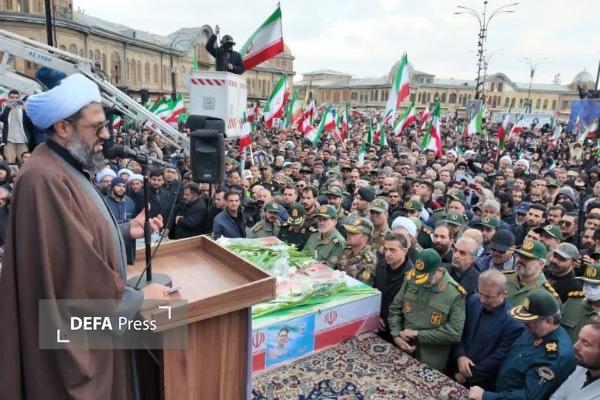 تشییع پیکر ۳ شهید نخبه در همدان + تصاویر