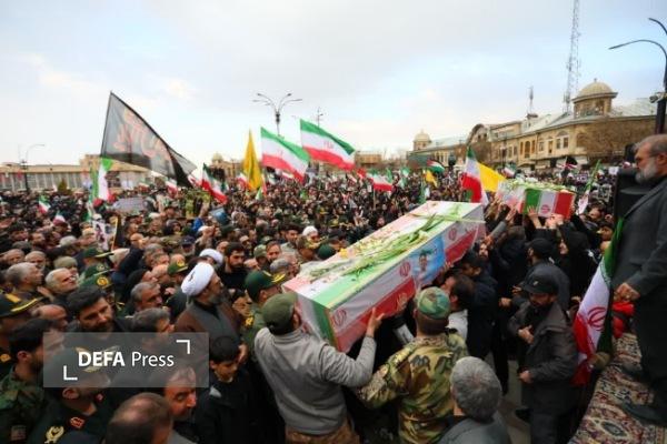 تشییع پیکر ۳ شهید نخبه در همدان+ تصاویر