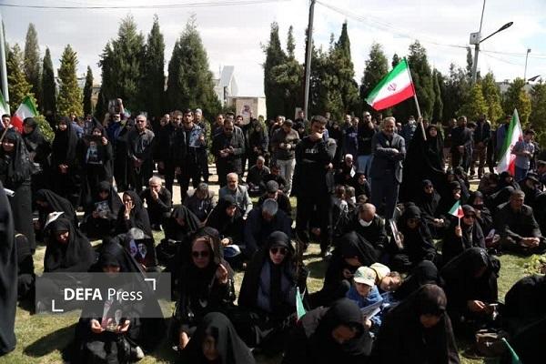 بیعت باشکوه مردم کرمان با امام «سیدمجتبی خامنه‌ای» در میدان آزادی+تصاویر