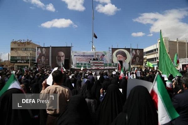 بیعت باشکوه مردم کرمان با امام «سیدمجتبی خامنه‌ای» در میدان آزادی+تصاویر