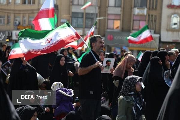 بیعت باشکوه مردم کرمان با امام «سیدمجتبی خامنه‌ای» در میدان آزادی+تصاویر