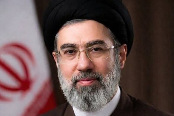 حضور آیت‌الله سید مجتبی خامنه‌ای اقتدار ایران را تداوم می‌بخشد