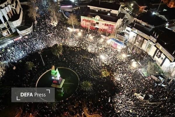 بیعت مردم گرگان با آیت الله سید مجتبی خامنه ای زیر باران+فیلم بیعت مردم گرگان با آیت الله سید مجتبی خامنه ای زیر باران+فیلم