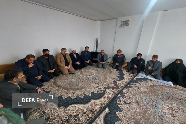 دیدار جمعی از مسولان شهرستان شیروان با خانواده سرباز شهید حملات رژیم غاصب صهیونی و آمریکایی+ تصاویر