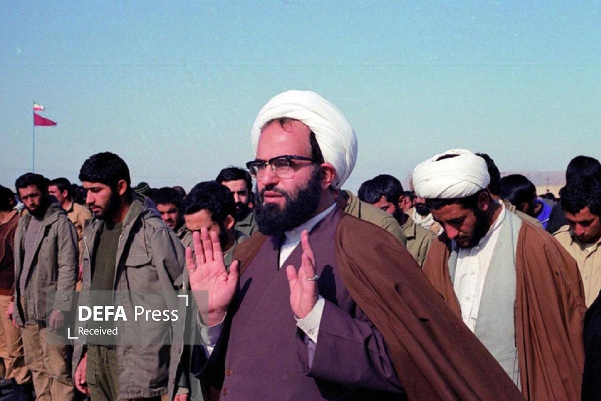 اعتقاد داشت که در سپاه به جای دستور باید دلهای پاسداران را تصرف کرد اعتقاد داشت که در سپاه به جای دستور باید دلهای پاسداران را تصرف کرد