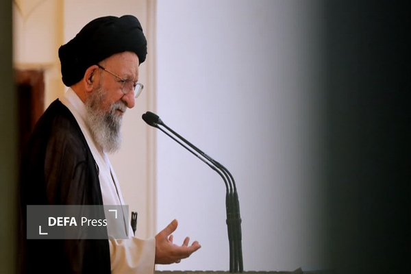 قدرتنمایی سپاه در تنگه هرمز پاسخ قاطعی به آمریکا بود قدرتنمایی سپاه در تنگه هرمز پاسخ قاطعی به آمریکا بود