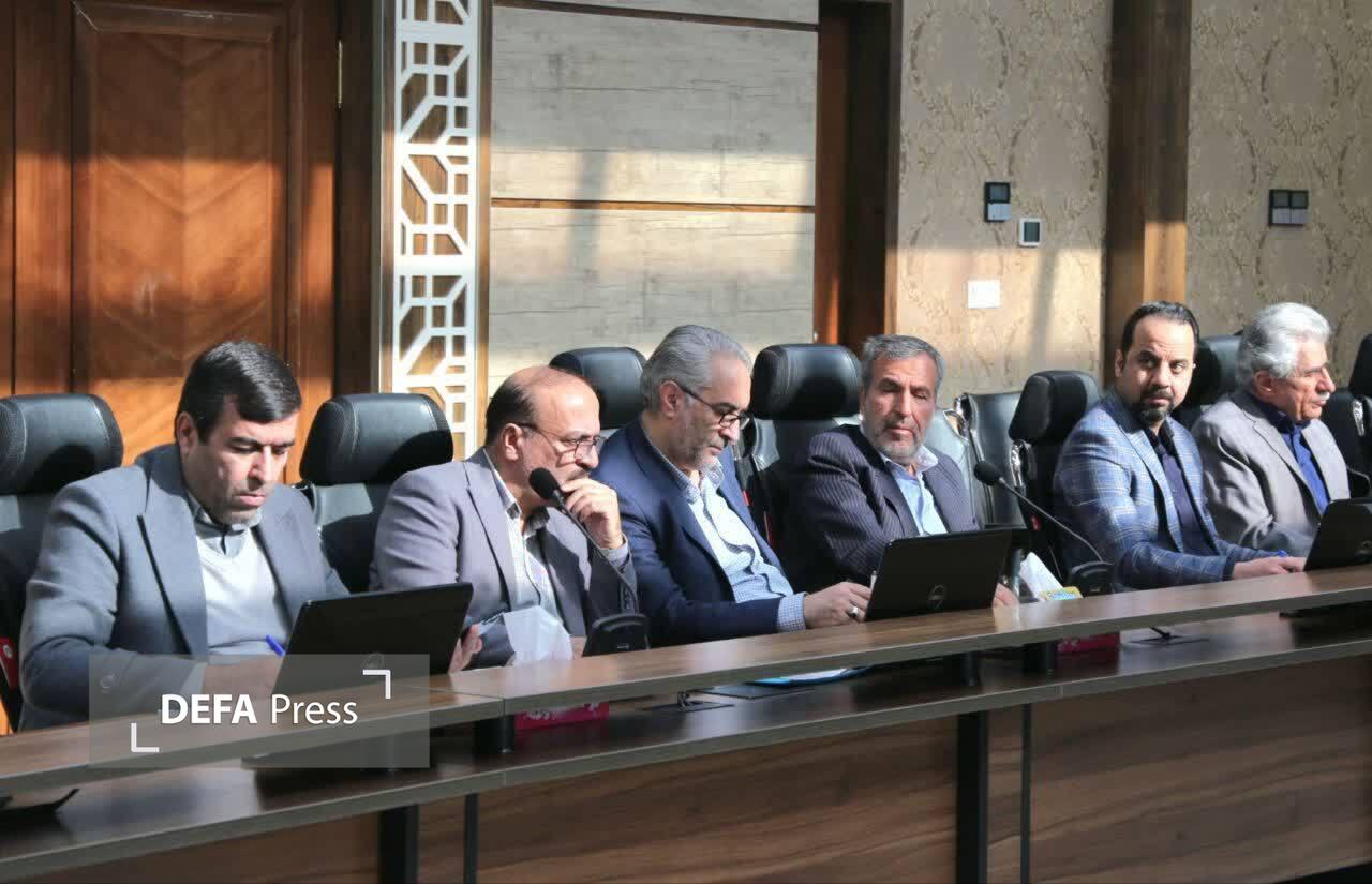 استاندار مرکزی: تعدد بخشنامه‌ها مانع تولید و اشتغال است