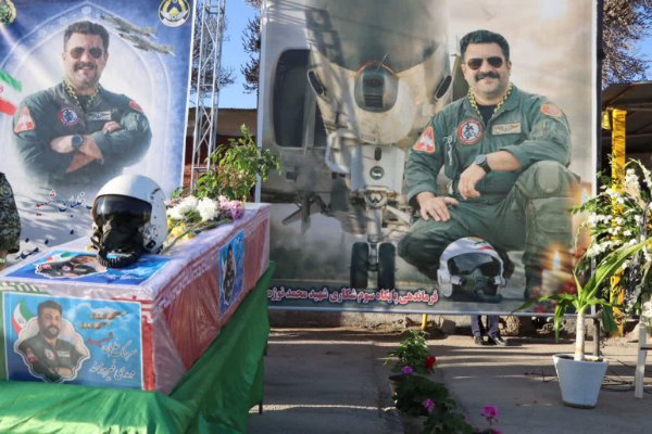 تشییع پیکر سرهنگ خلبان شهید «مهدی فیروزمند» در پایگاه شهید نوژه همدان + تصاویر