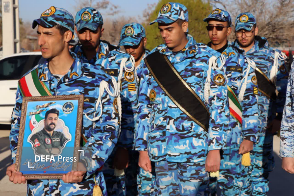 تشییع پیکر سرهنگ خلبان شهید «مهدی فیروزمند» در پایگاه شهید نوژه + تصاویر