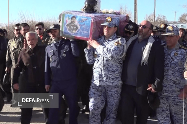 تشییع پیکر سرهنگ خلبان شهید «مهدی فیروزمند» در پایگاه شهید نوژه + تصاویر
