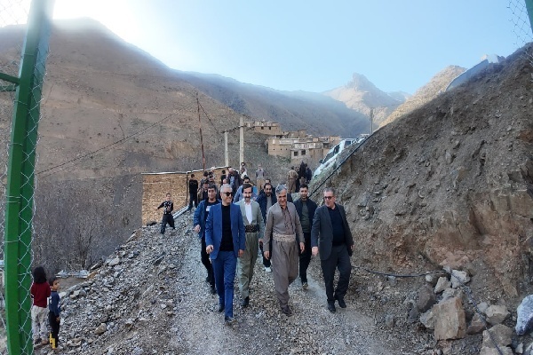 بسیاری از مشکلات روستا‌ها با مشارکت مردم و پیگیری مسئولان قابل حل است