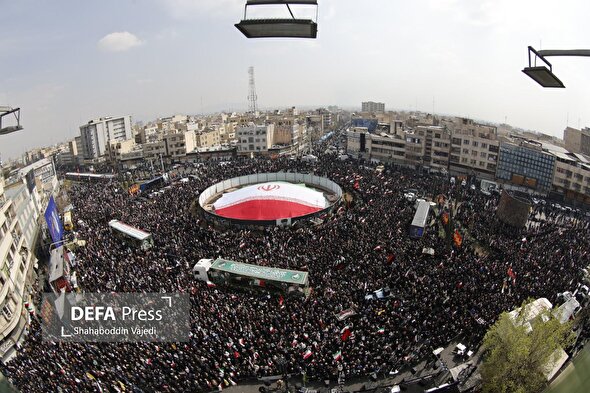 فیلم/ مراسم تشییع فرماندهان شهید و شهدای جنگ رمضان