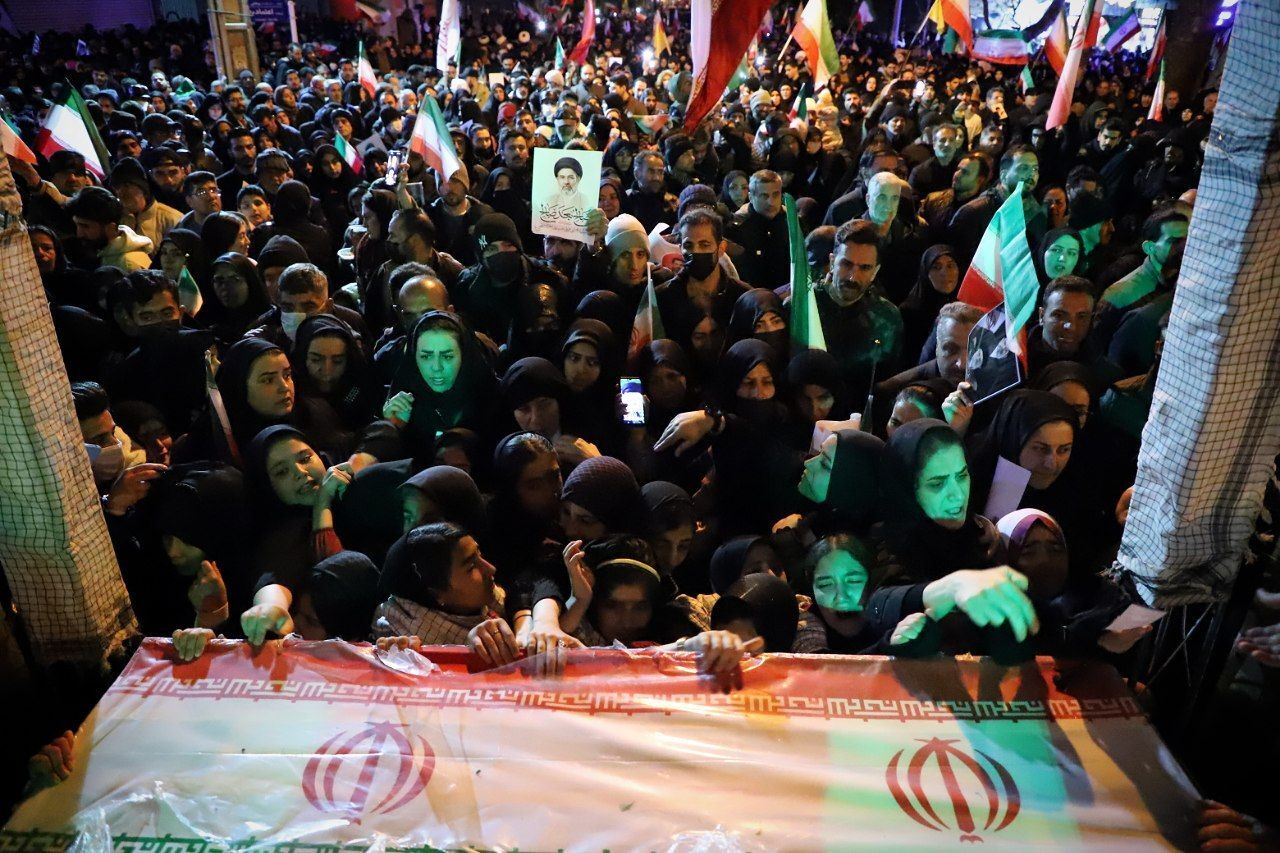 تصاویر/ مراسم تشییع و شبی با پیکر پاک شهیدان والامقام در اراک