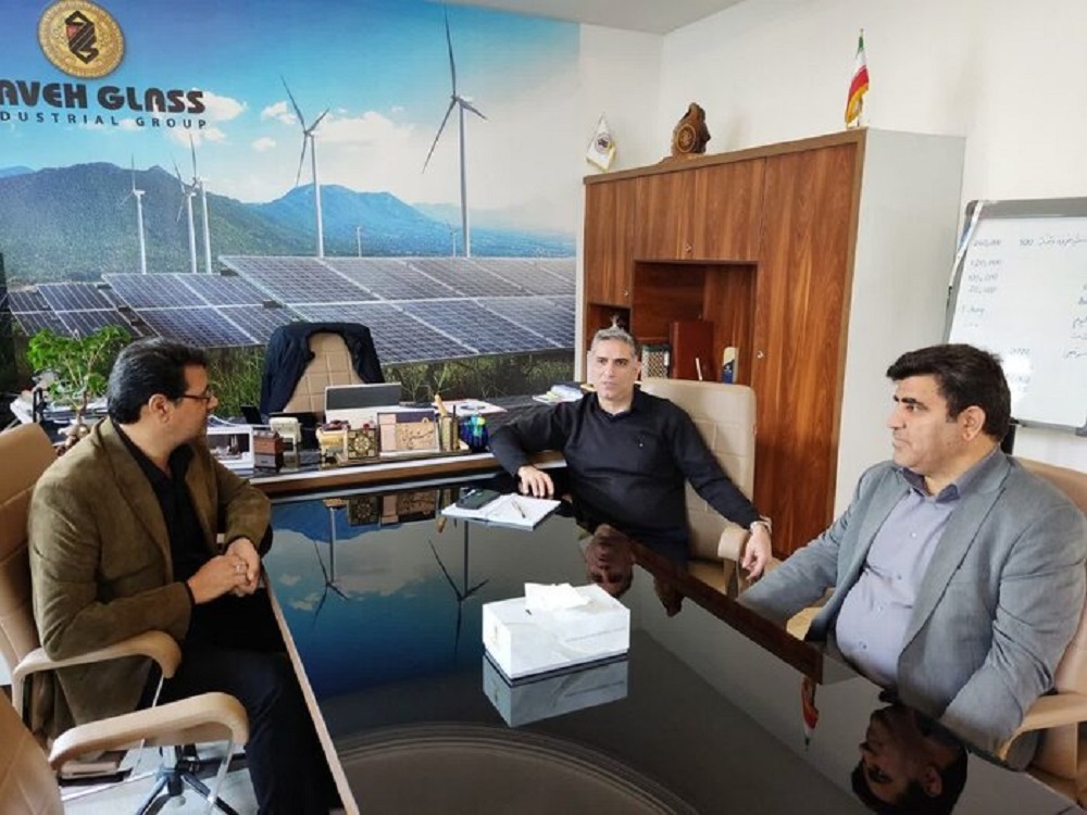 هدیه چهار و نیم میلیارد ریالی خیر مدرسه‌ساز ساوجی به دانش آموزان بی‌بضاعت+ تصویر