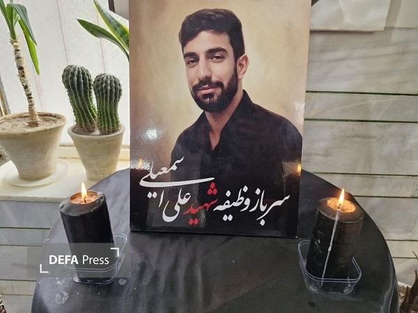 مدیرکل بنیاد شهید کرمان با خانواده  شهید «علی اسمعیلی» دیدار کرد +تصاویر