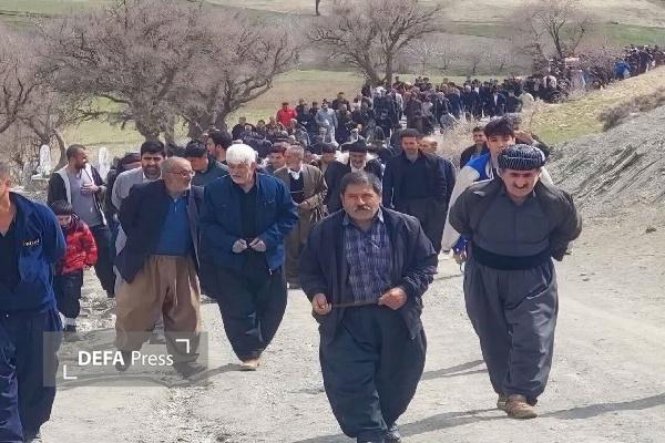 پیکر سه شهید حملات آمریکایی-صهیونی در روستا‌های سروآباد به خاک سپرده شد