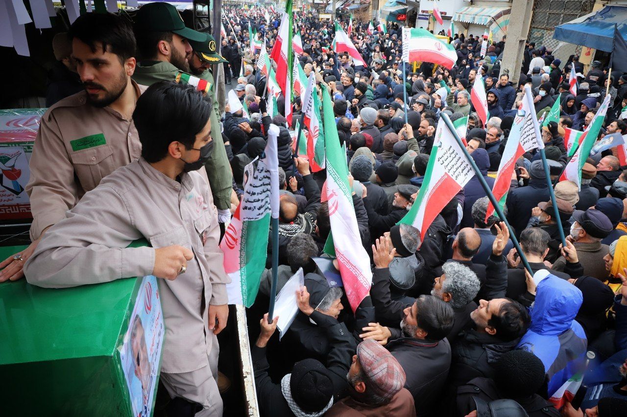 تصاویر/ راهپیمایی روز قدس و تشییع باشکوه پیکر مطهر سپهبد شهید «محمد پاکپور» و شهید «وحید هاشمی»