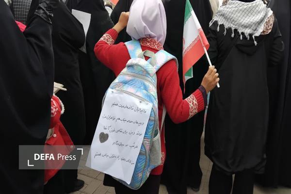حضور دانش‌آموزان گلهباری با کوله‌پشتی در راهپیمایی روز جهانی قدس+ تصاویر
