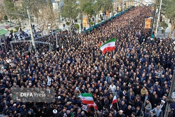 وقتی مردم پشت جبهه عزت میایستند وقتی مردم پشت جبهه عزت میایستند