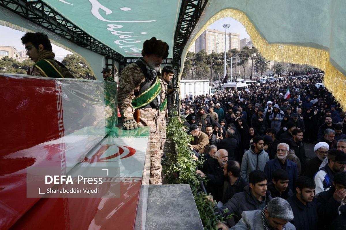 تشییع شهدای جنگ رمضان و مدافعان امنیت در شهرک محلاتی