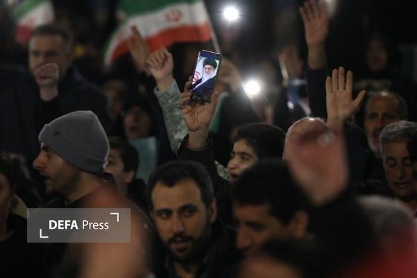 گزارش تصویری/ سیزدهمین شب متوالی حضور پرشور مردم در خیابان و خلق حماسه دیگر