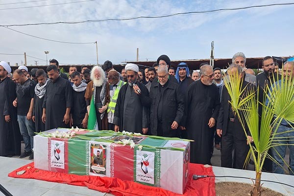 فیلم/ تشییع و خاکسپاری پیکر مطهر بسیجی شهید، «محمد فصیحی فرد» در اهواز