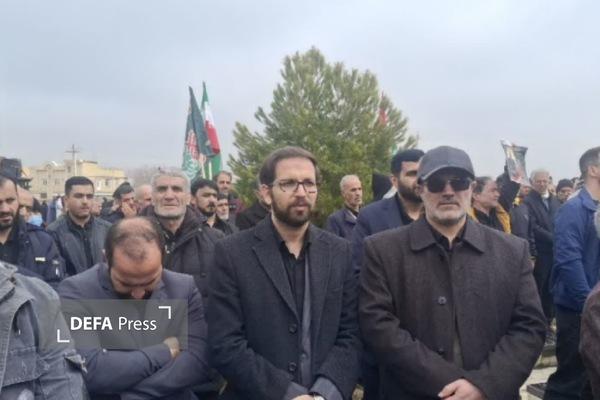 تشییع و خاکسپاری پیکر شهید «امیرحسین صفادوست» در روستای آبرومند + تصاویر تشییع و خاکسپاری پیکر شهید «امیرحسین صفادوست» در روستای آبرومند + تصاویر