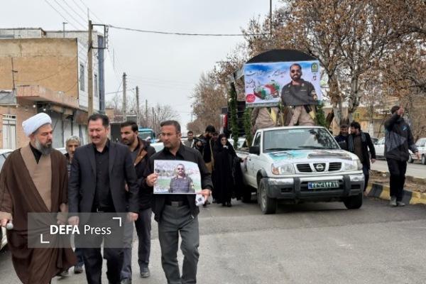 تشییع و خاکسپاری پیکر شهید «امیرحسین صفادوست» در روستای آبرومند + تصاویر تشییع و خاکسپاری پیکر شهید «امیرحسین صفادوست» در روستای آبرومند + تصاویر