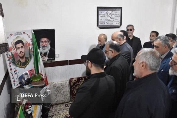 معاون استاندار لرستان با خانواده شهدای روستای «انگز» دیدار کرد
