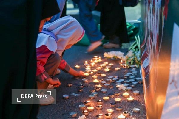 تجمع اعتراضی دانش‌آموزان کرمانی در محکومیت کشتار دانش‌آموزان میناب مقابل دفتر سازمان ملل+تصاویر