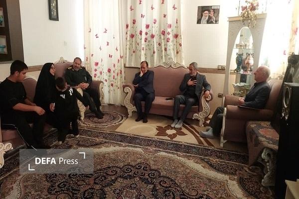 مدیرکل بنیاد حفظ آثار استان کرمان با خانواده های شهدای جنگ رمضان دیدار کرد +تصاویر مدیرکل بنیاد حفظ آثار استان کرمان با خانواده های شهدای جنگ رمضان دیدار کرد +تصاویر