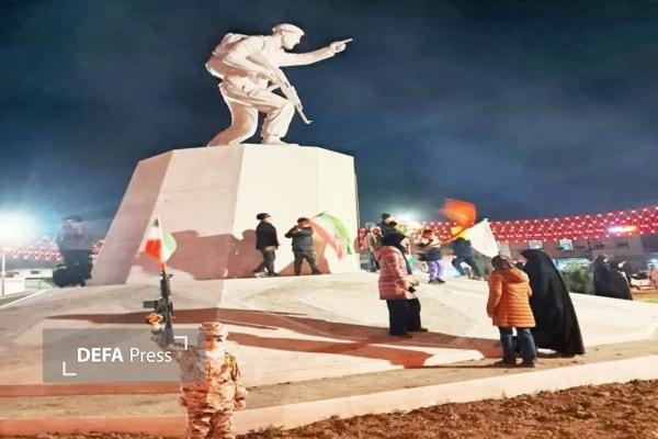 مدیرکل و کارکنان حفظ آثار دفاع مقدس قزوین در اجتماع مردمی بیعت با رهبر معظم انقلاب حضور یافتند