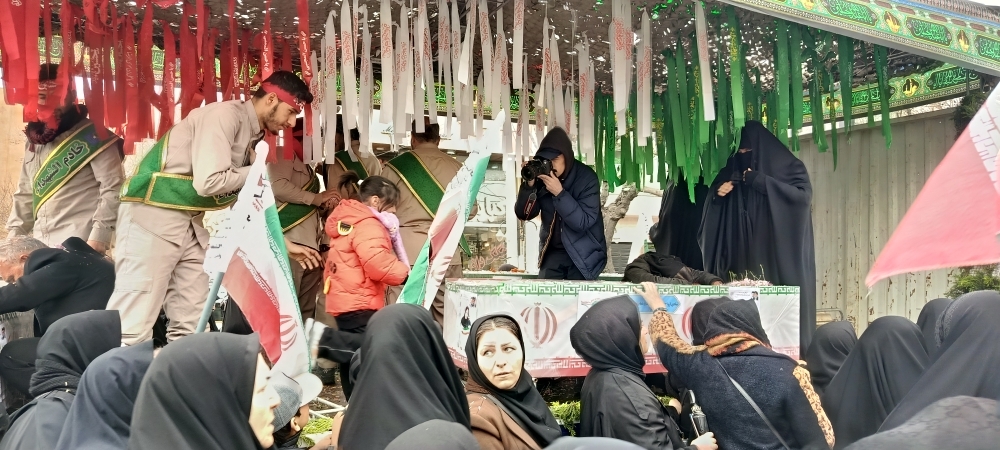 فیلم/ تشییع پیکر مطهر شهدای وطن در اراک