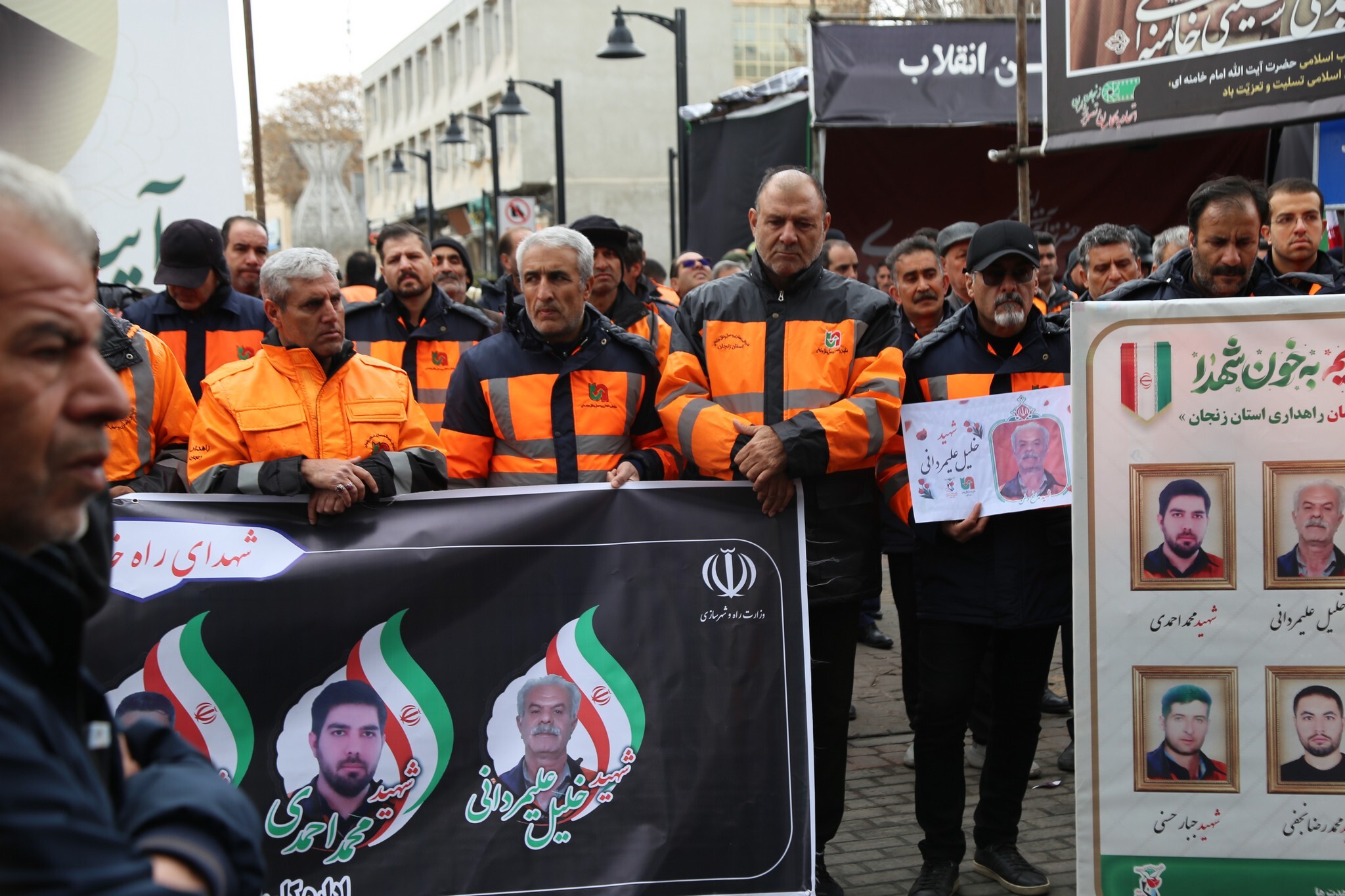 تصاویر/ تشییع ۶ شهید راهدار حملات آمریکایی ـ صهیونی در زنجان