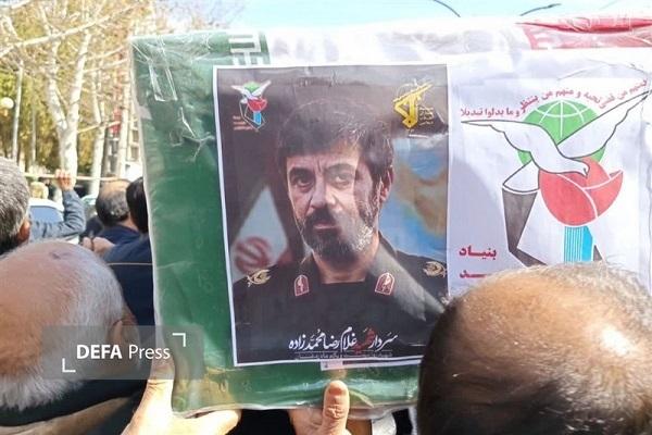 تشییع پیکر مطهر دریادار دوم شهید «غلامرضا محمدزاده» در کاشمر تشییع پیکر مطهر دریادار دوم شهید «غلامرضا محمدزاده» در کاشمر