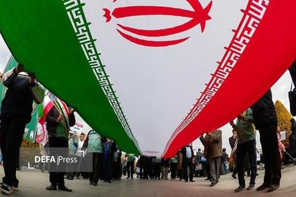 فانوس همدلی ایرانیان در برابر تاریکی دروغ دشمن فانوس همدلی ایرانیان در برابر تاریکی دروغ دشمن