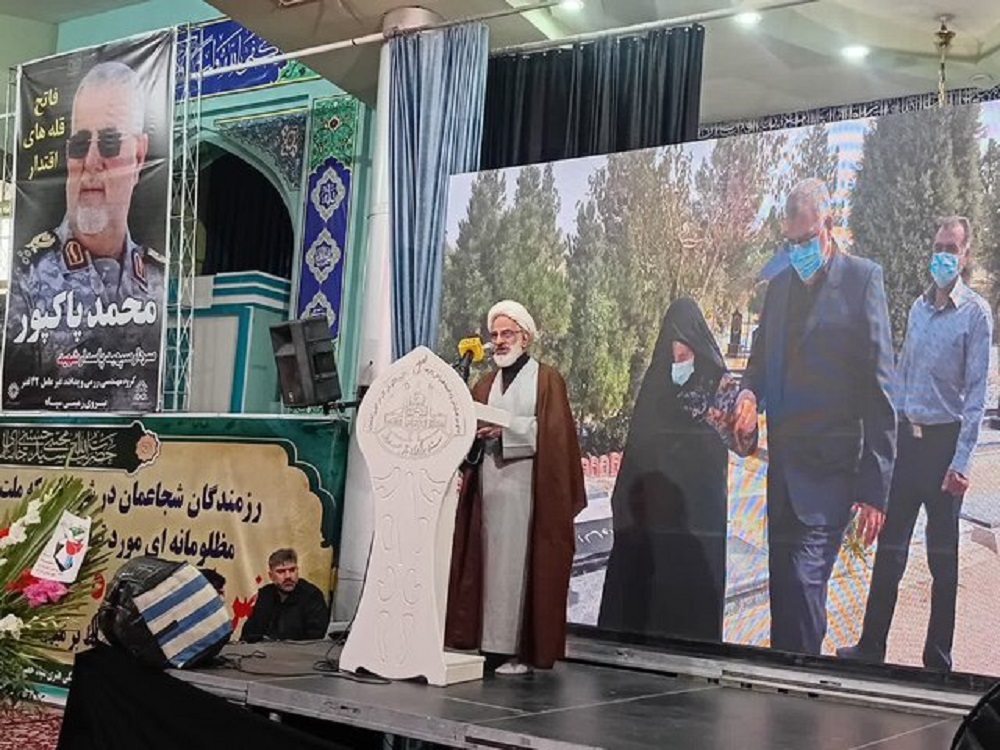 نماینده ولی فقیه در سپاه: ثبات قدم مردم ایران در میدان مبارزه مصداق نصرت الهی است