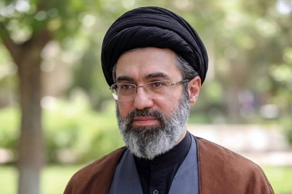 اخلاص و پرهیز از شهرت، از ویژگی‌های رهبر جدید انقلاب است