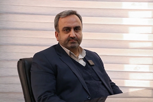 هر صندلی مدیریت، حاصل خون هزاران شهید/ خدمت به مردم را در عمل ثابت کنیم