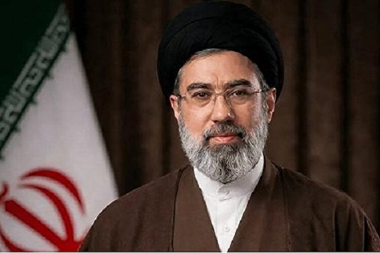 دستور رهبر معظم انقلاب اسلامی به ادامه خدمت منصوبان رهبر شهید بر اساس احکام سابق