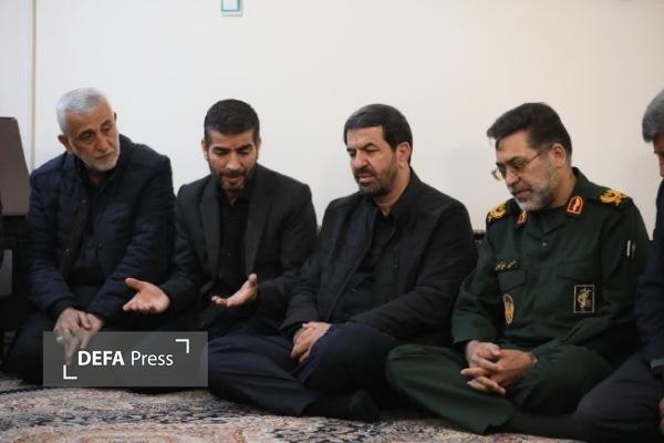 دیدار مسئولان استان همدان با خانواده شهید «اسماعیل زهدی‌شمس» + تصاویر