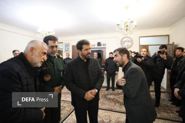 دیدار مسئولان استان همدان با خانواده شهید «اسماعیل زهدی‌شمس» + تصاویر