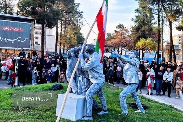 اجرای پرفورمنس «جنگ رمضان» با حضور هنرمندان جوان در کرمان+تصاویر اجرای پرفورمنس «جنگ رمضان» با حضور هنرمندان جوان در کرمان+تصاویر