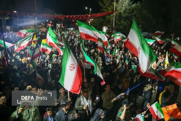 حضور پرشور مردم کرمان در هفدهم شب همدلی و حمایت از نیروهای مسلح+تصاویر