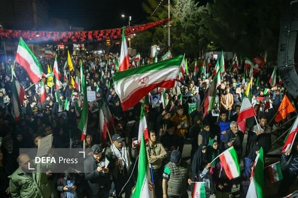 حضور پرشور مردم کرمان در هفدهم شب همدلی و حمایت از نیروهای مسلح+تصاویر