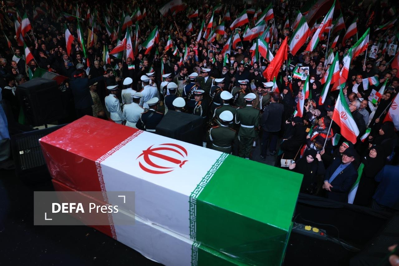 مراسم وداع با پیکر ۸۴ شهید ناوشکن «دنا» برگزار شد+ تصاویر